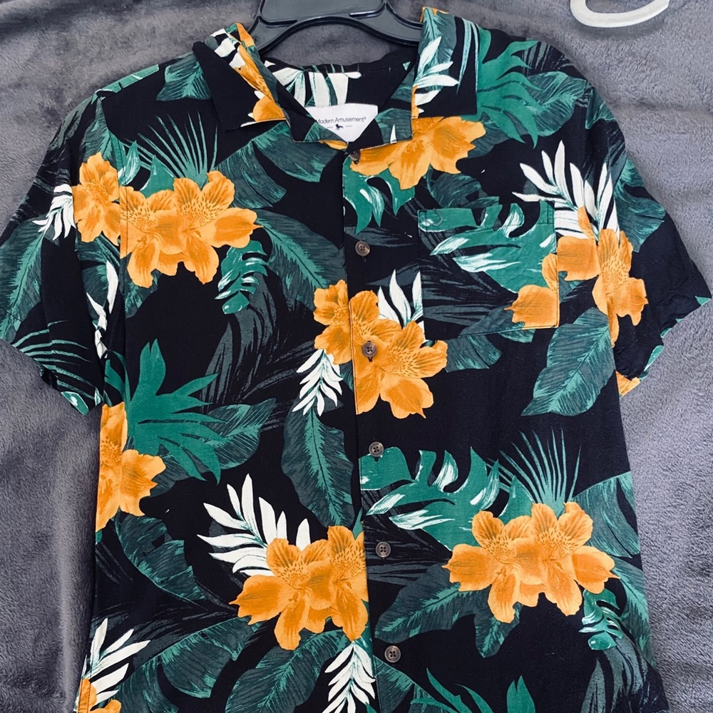 Pacsun aloha shirt used once for senior luau